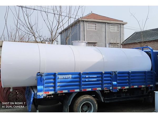 防腐車載儲(chǔ)罐